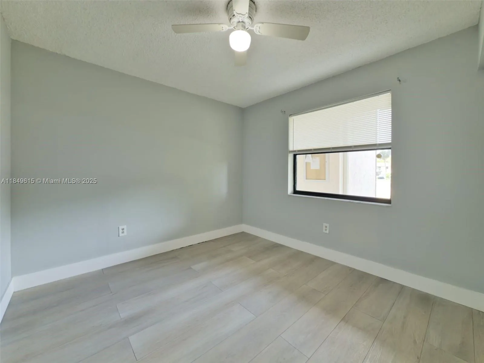 6001 Shakerwood Cir, #104