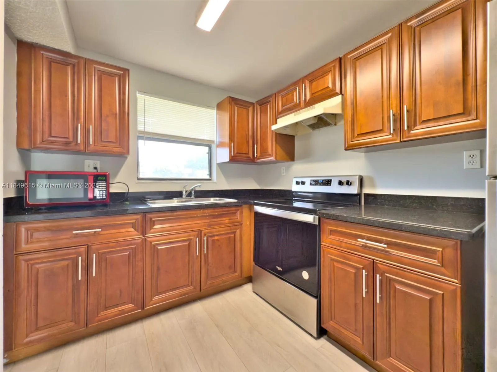 6001 Shakerwood Cir, #104