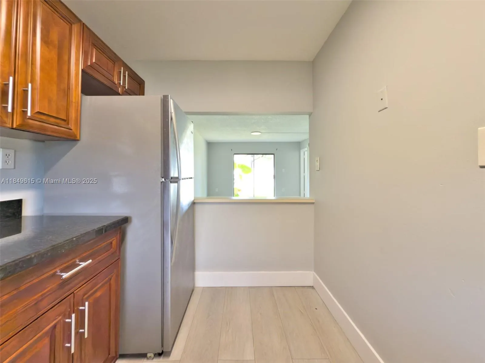 6001 Shakerwood Cir, #104