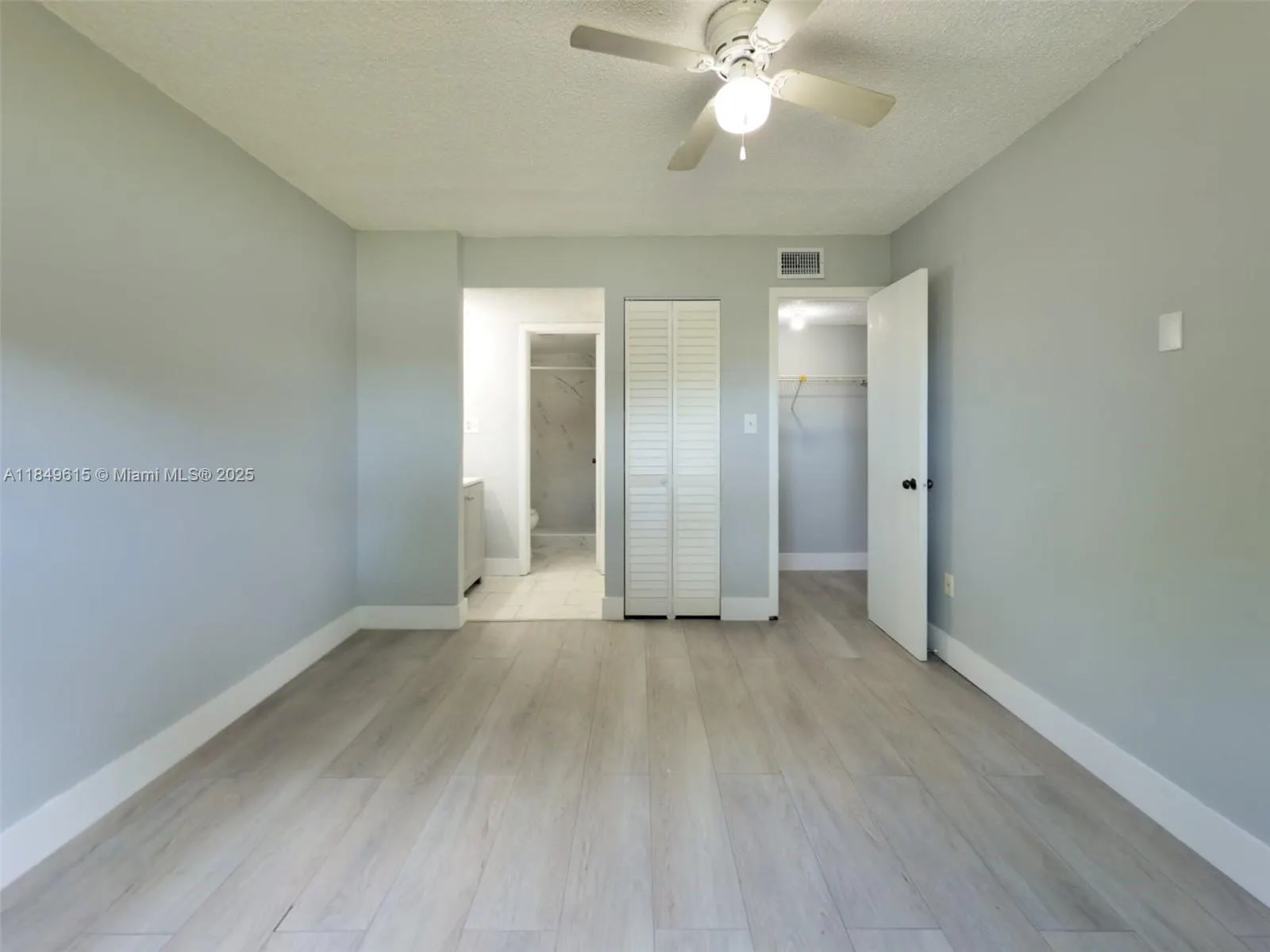 6001 Shakerwood Cir, #104