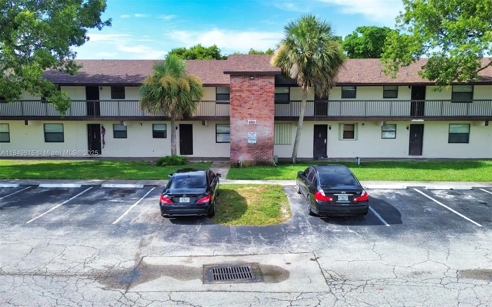 6001 Shakerwood Cir, #104