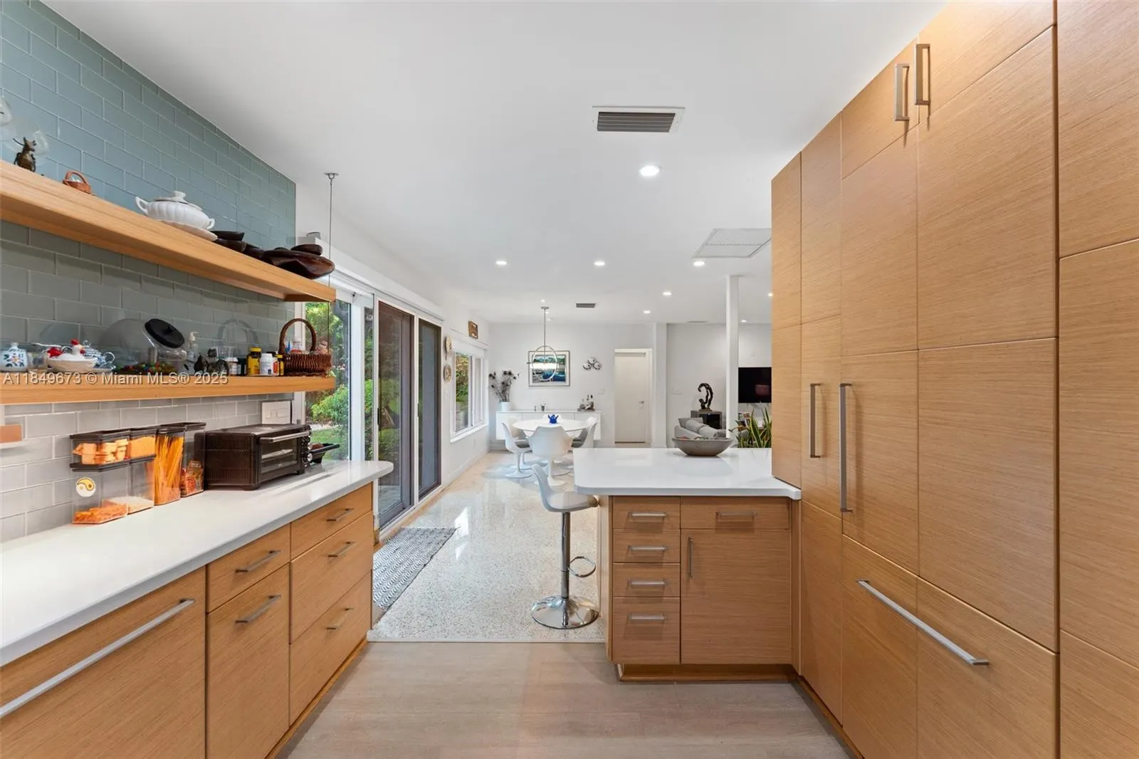 415 Garlenda Ave