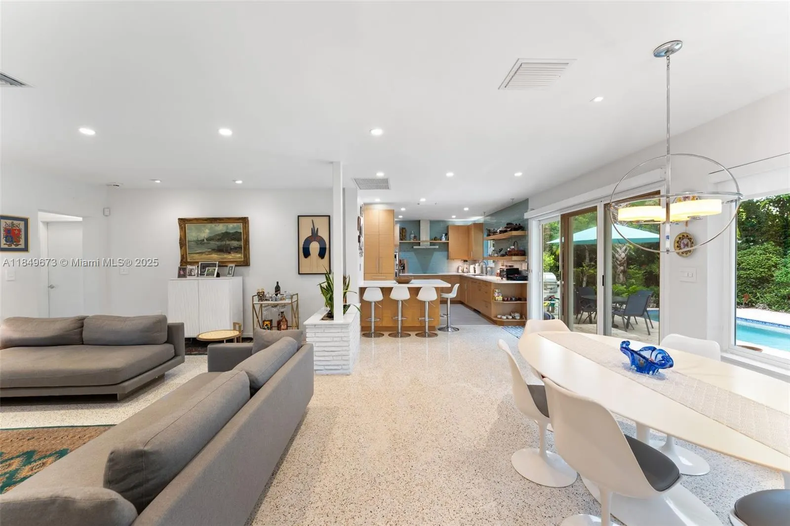 415 Garlenda Ave