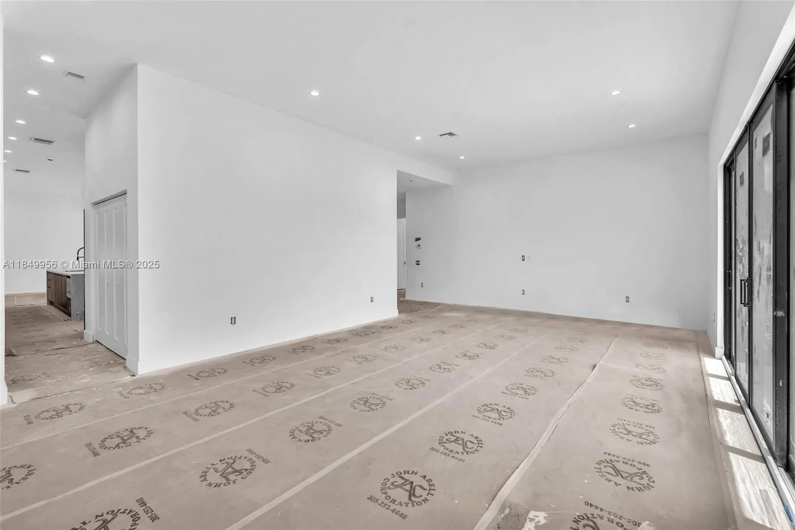 5718 W Ashwood Cir W