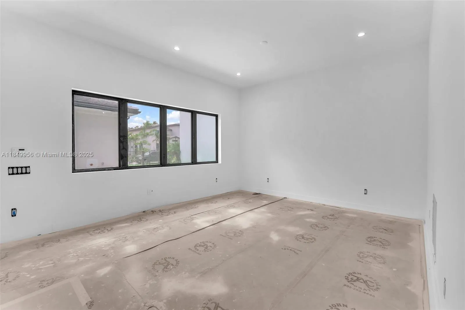 5718 W Ashwood Cir W