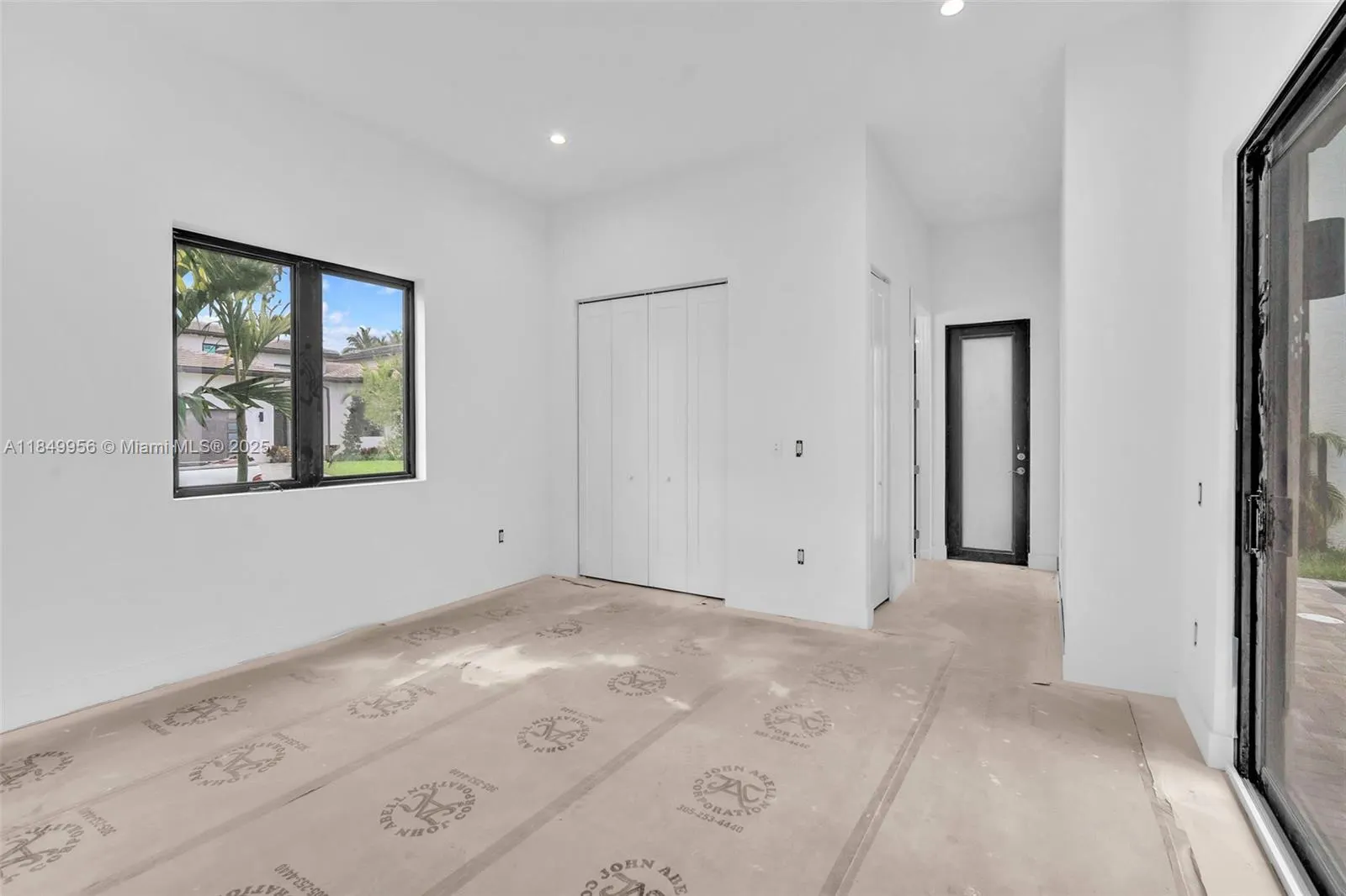 5718 W Ashwood Cir W