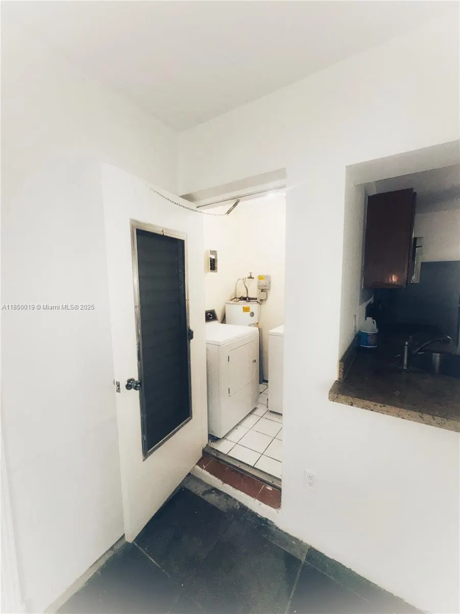 2609 NW 54th St