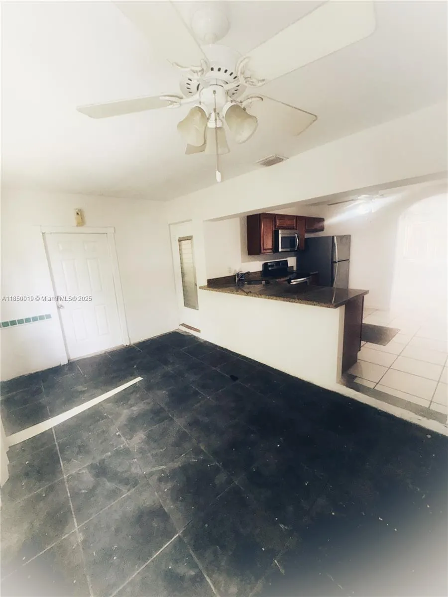 2609 NW 54th St