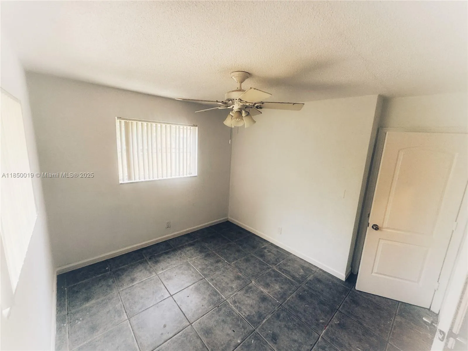 2609 NW 54th St