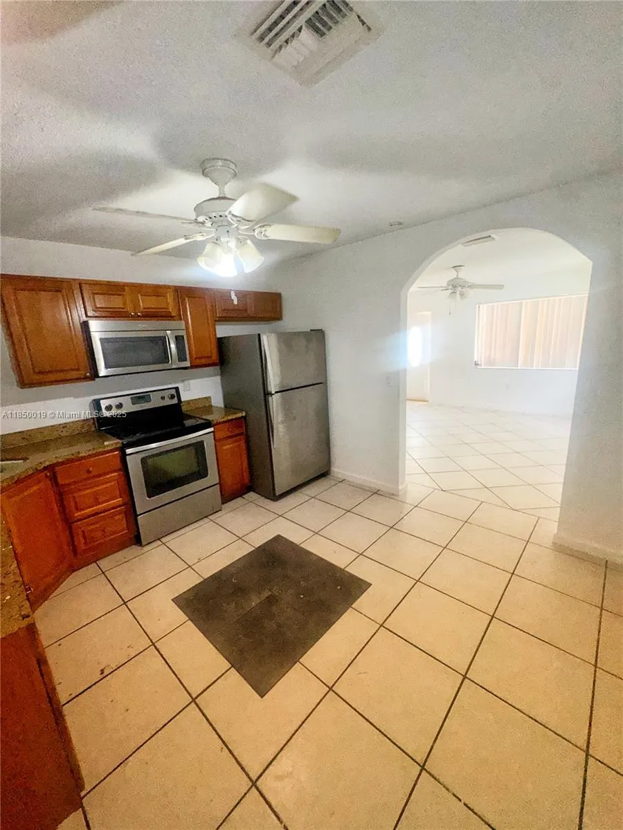 2609 NW 54th St