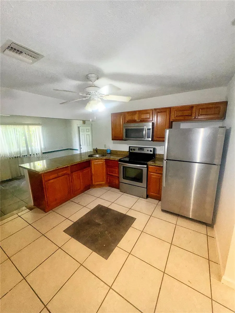 2609 NW 54th St