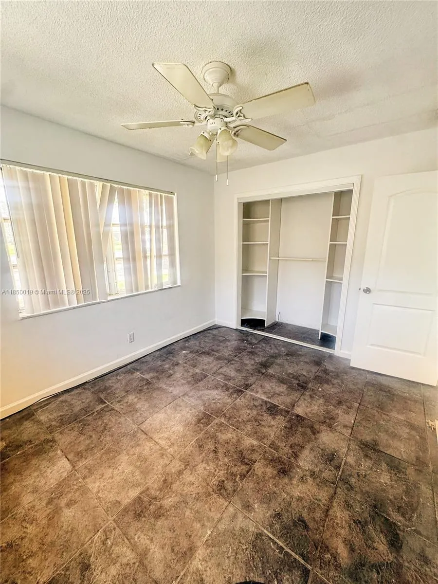 2609 NW 54th St