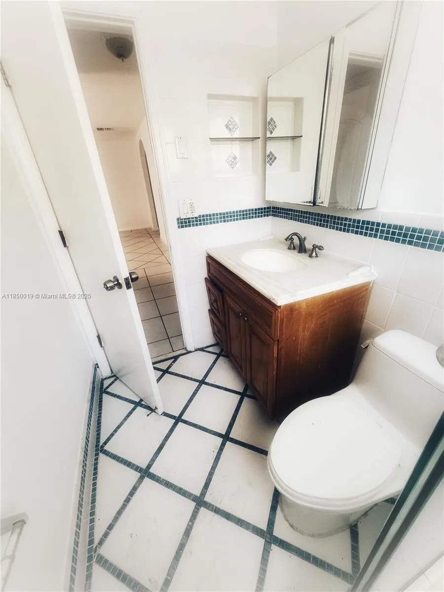 2609 NW 54th St