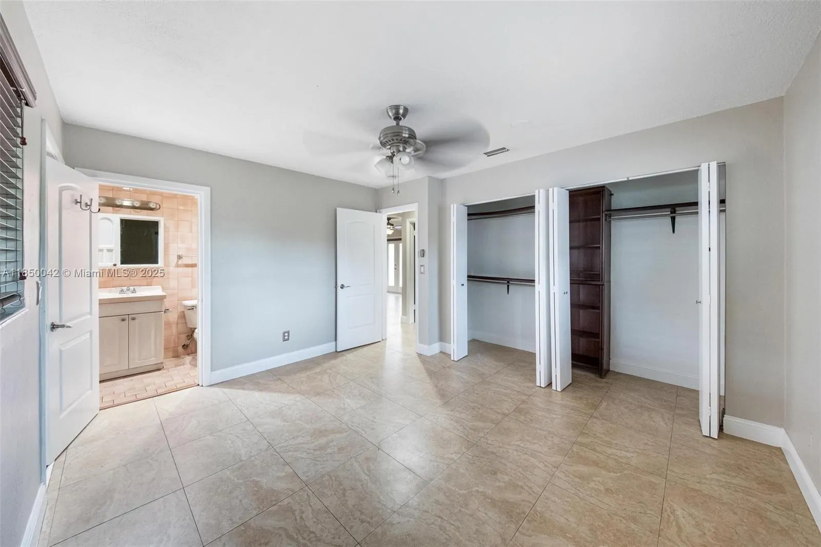 2708 SW 46th Ct