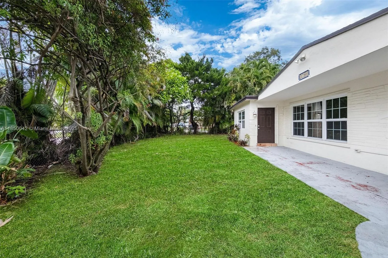 2708 SW 46th Ct