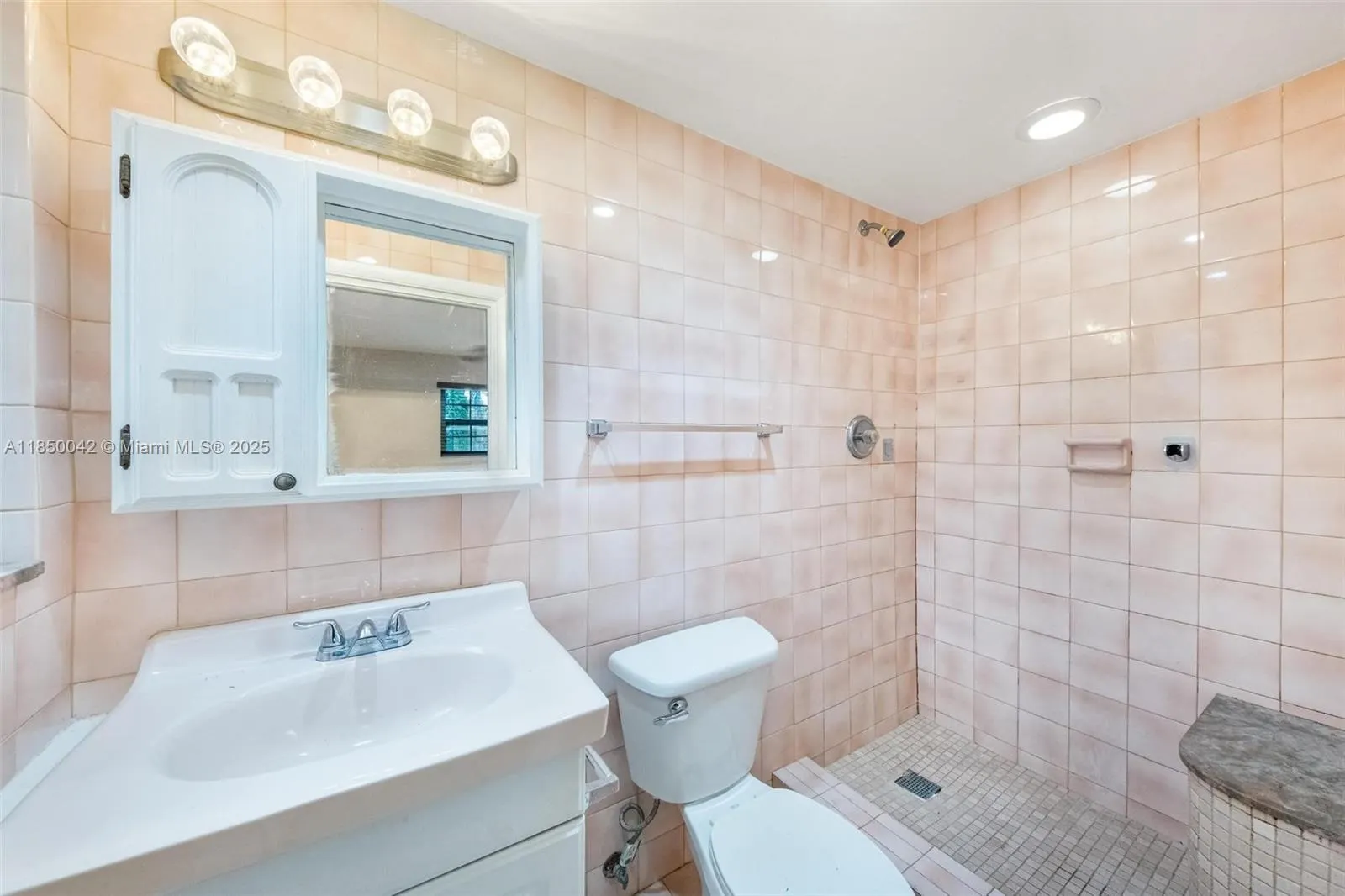 2708 SW 46th Ct