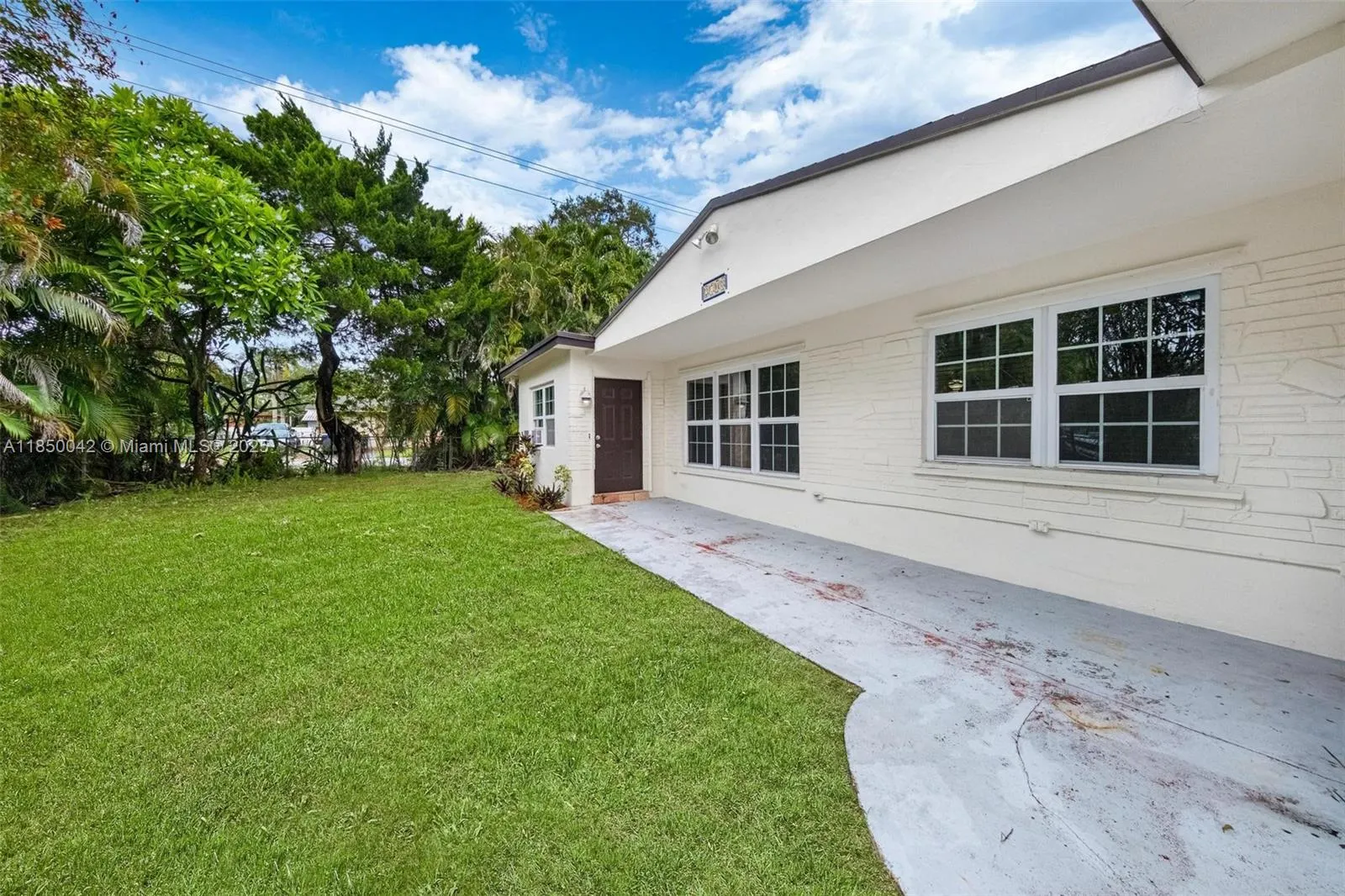 2708 SW 46th Ct