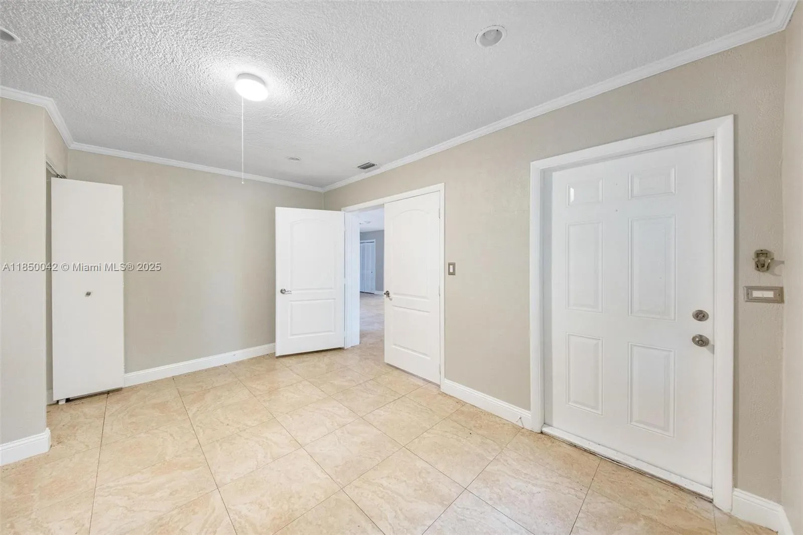 2708 SW 46th Ct