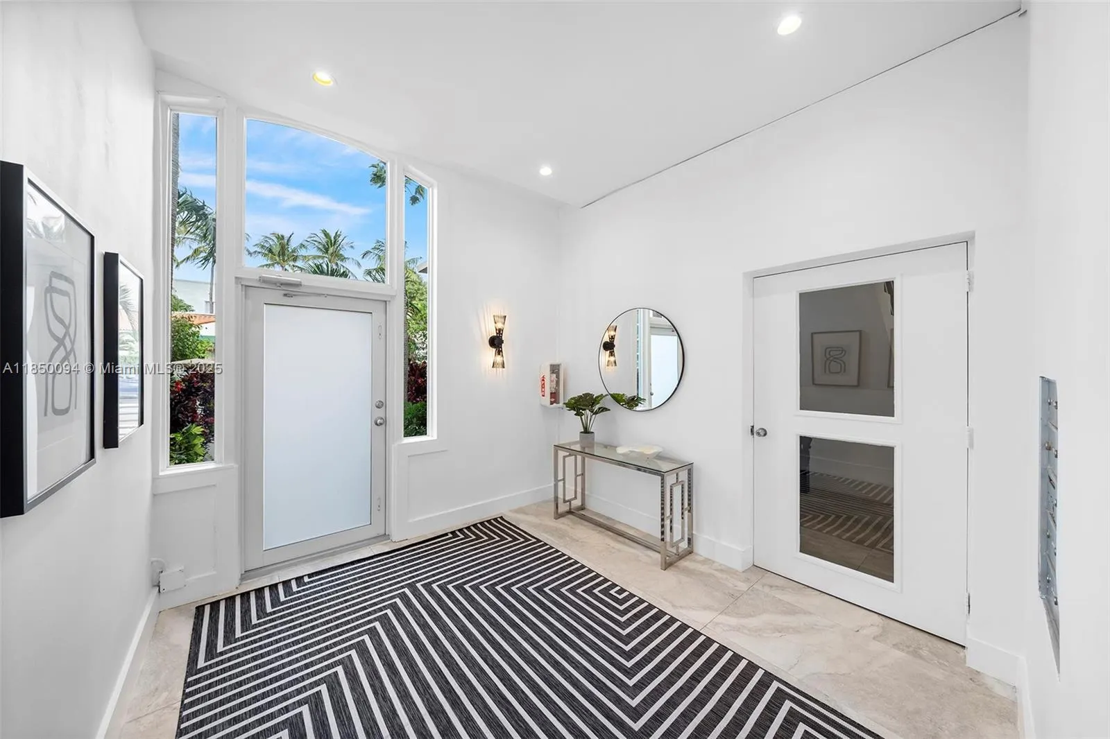 1569 Michigan Ave, #10