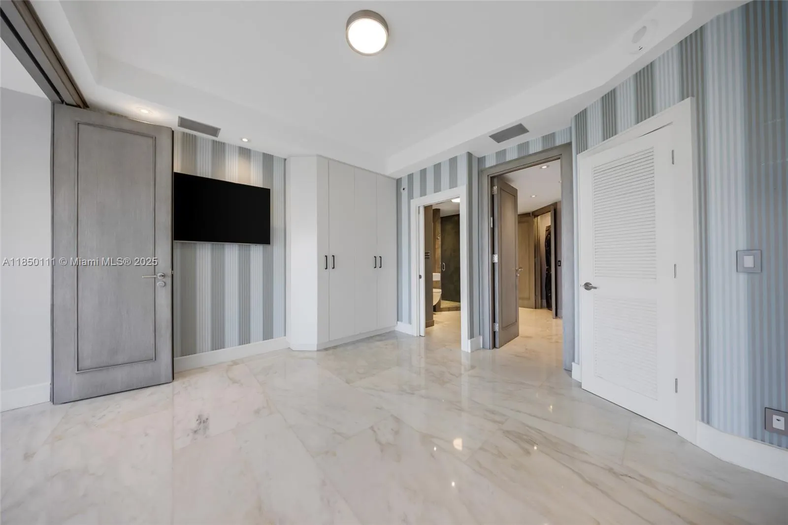 9801 Collins Ave, #PH11 Great Renovation