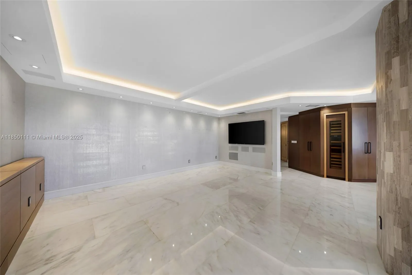 9801 Collins Ave, #PH11 Great Renovation