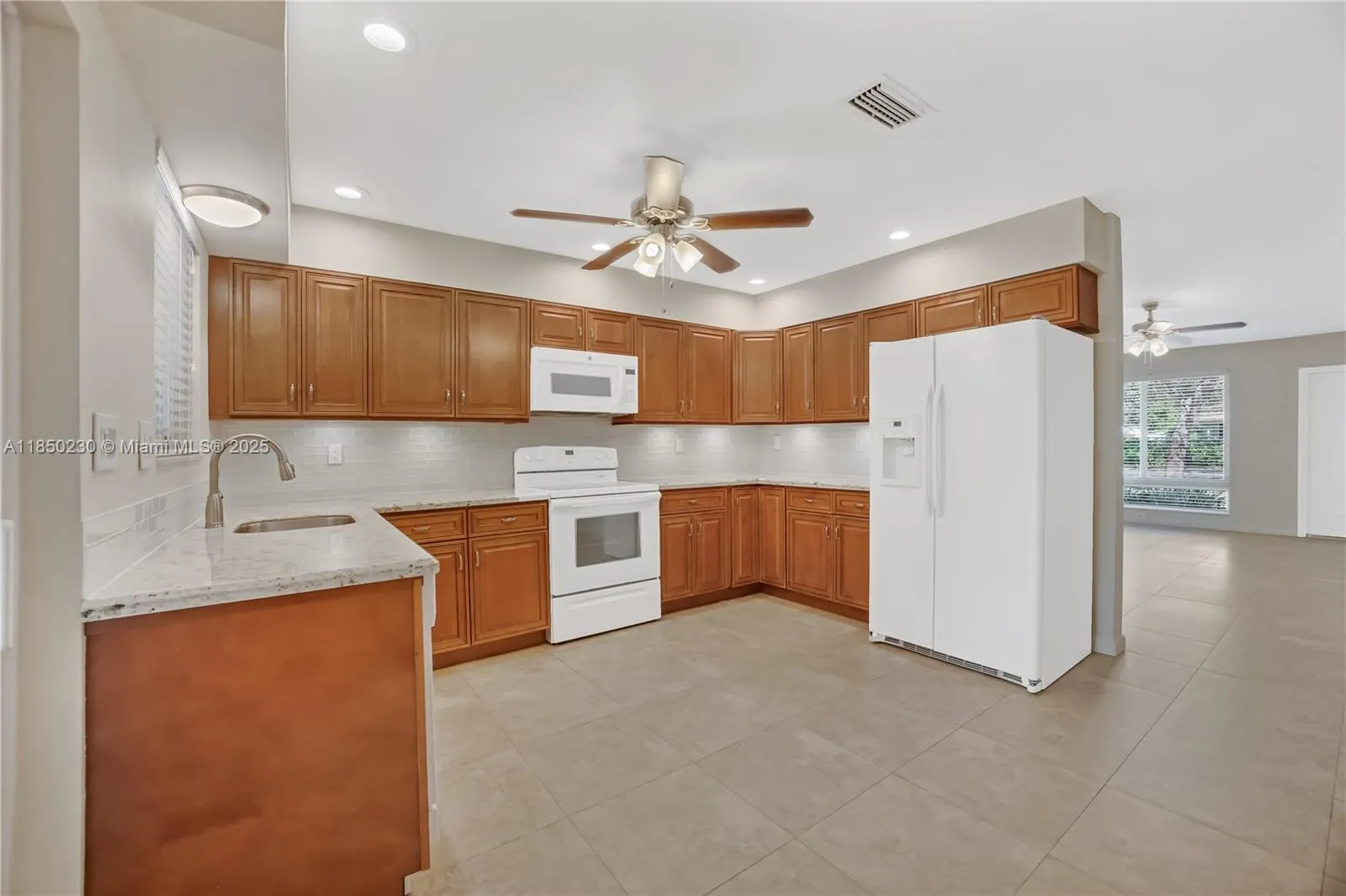 830 SW 18th St