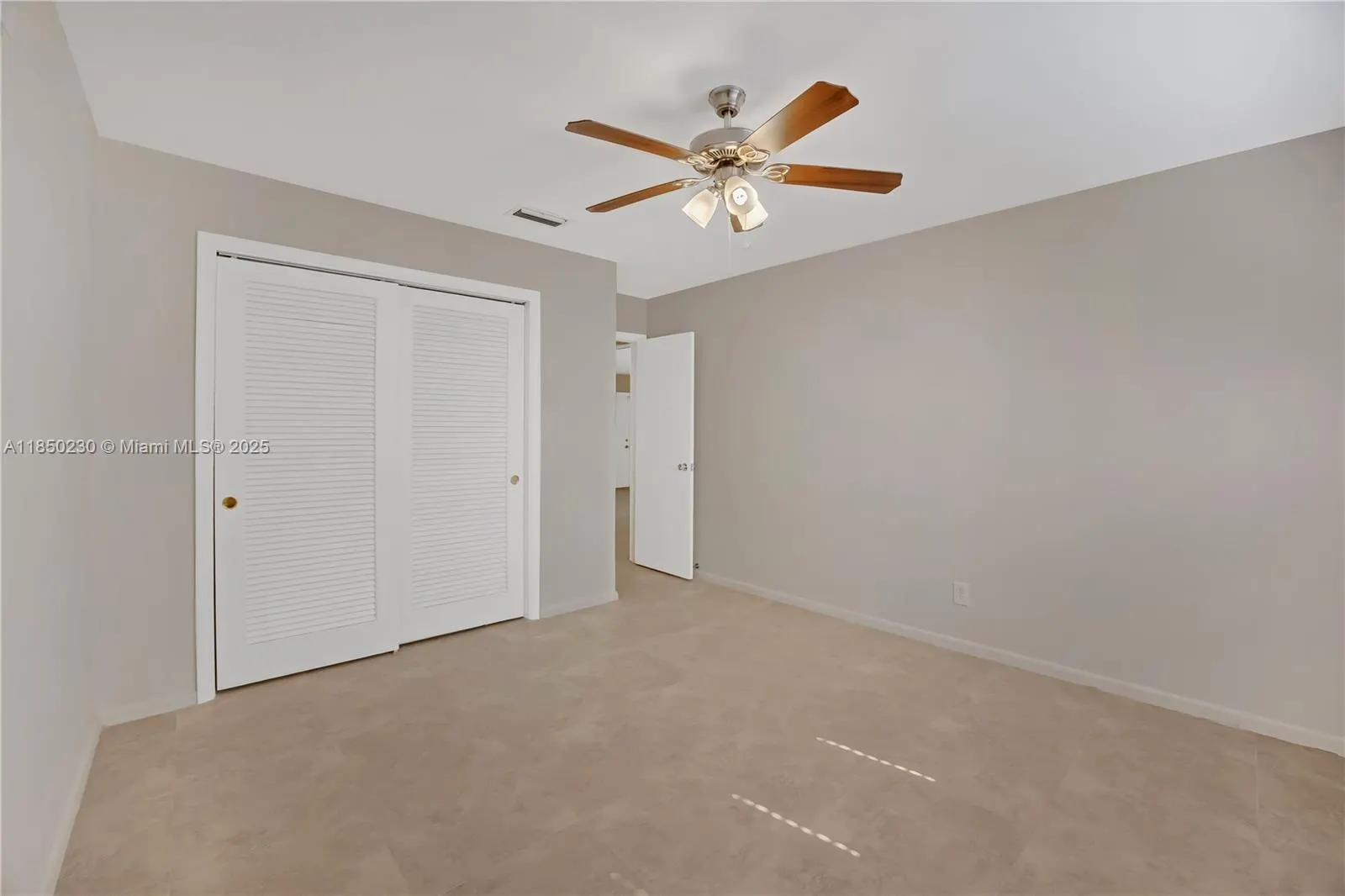 830 SW 18th St