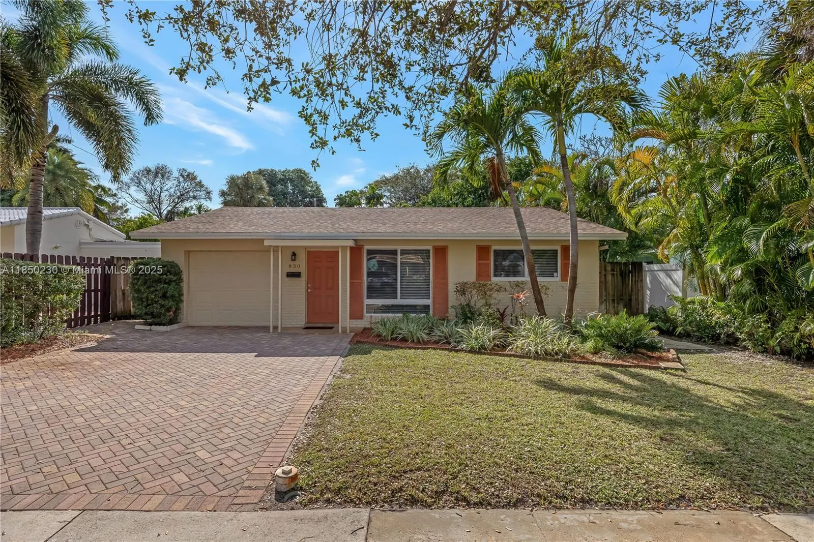 830 SW 18th St