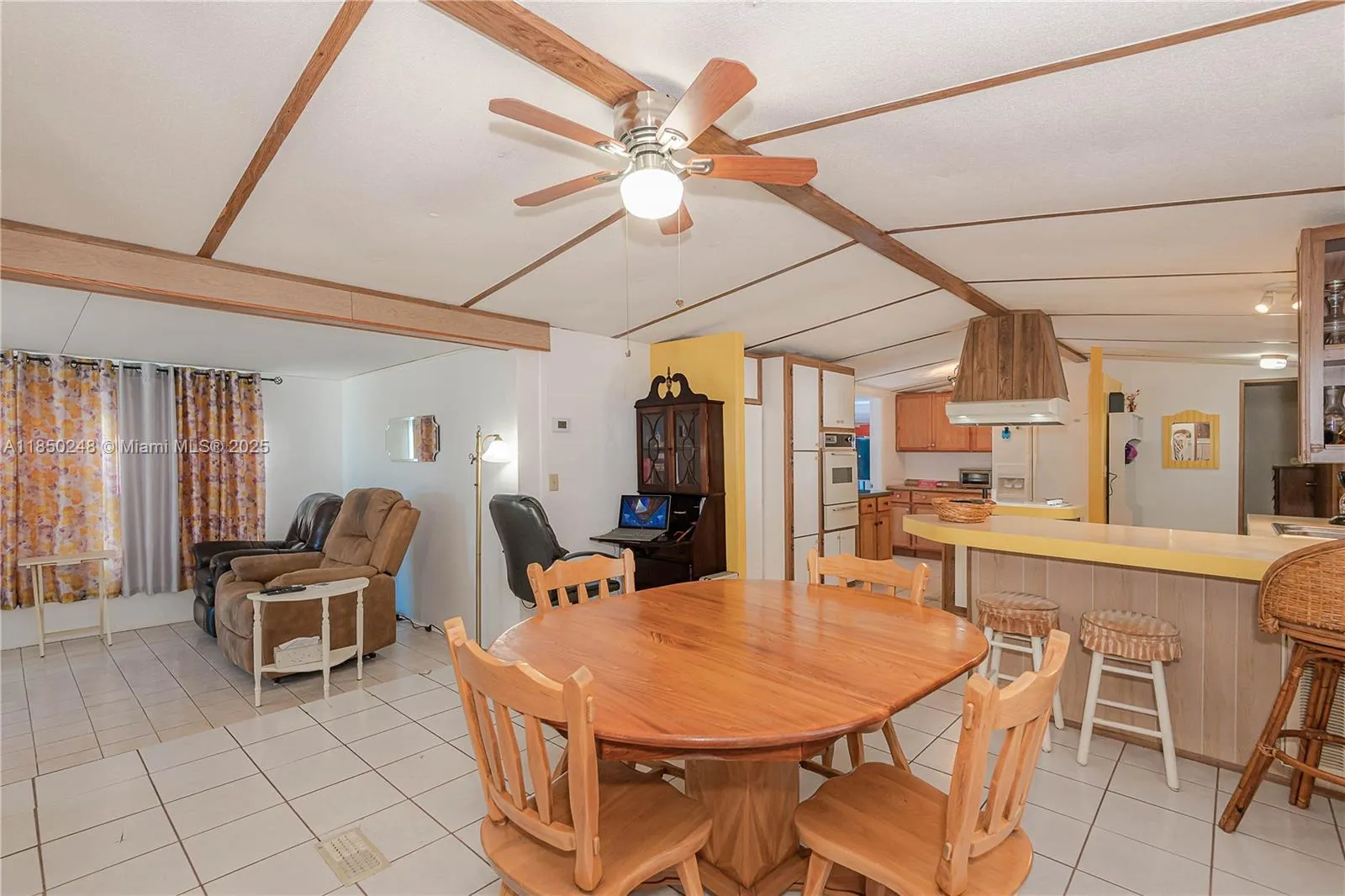 8 Highborne Ln