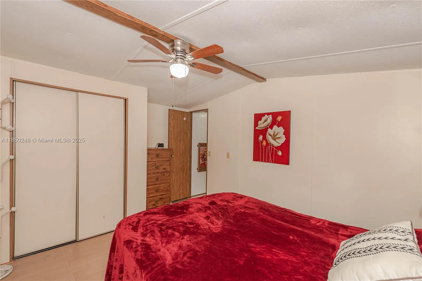 8 Highborne Ln