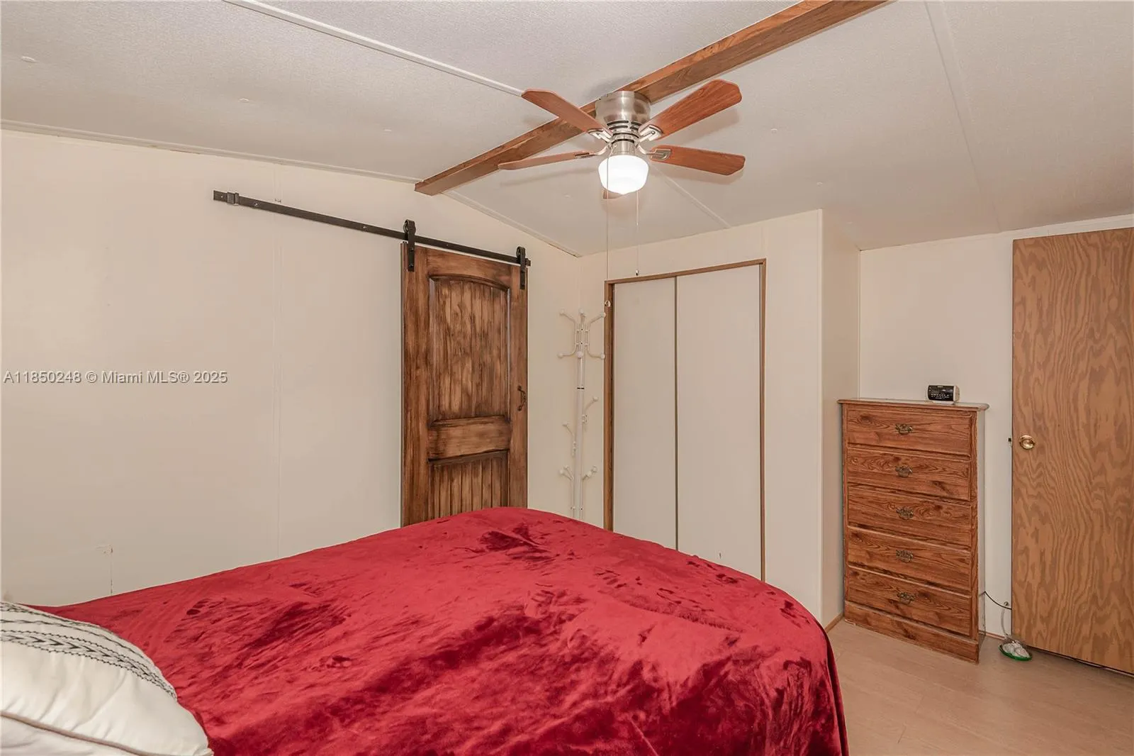 8 Highborne Ln