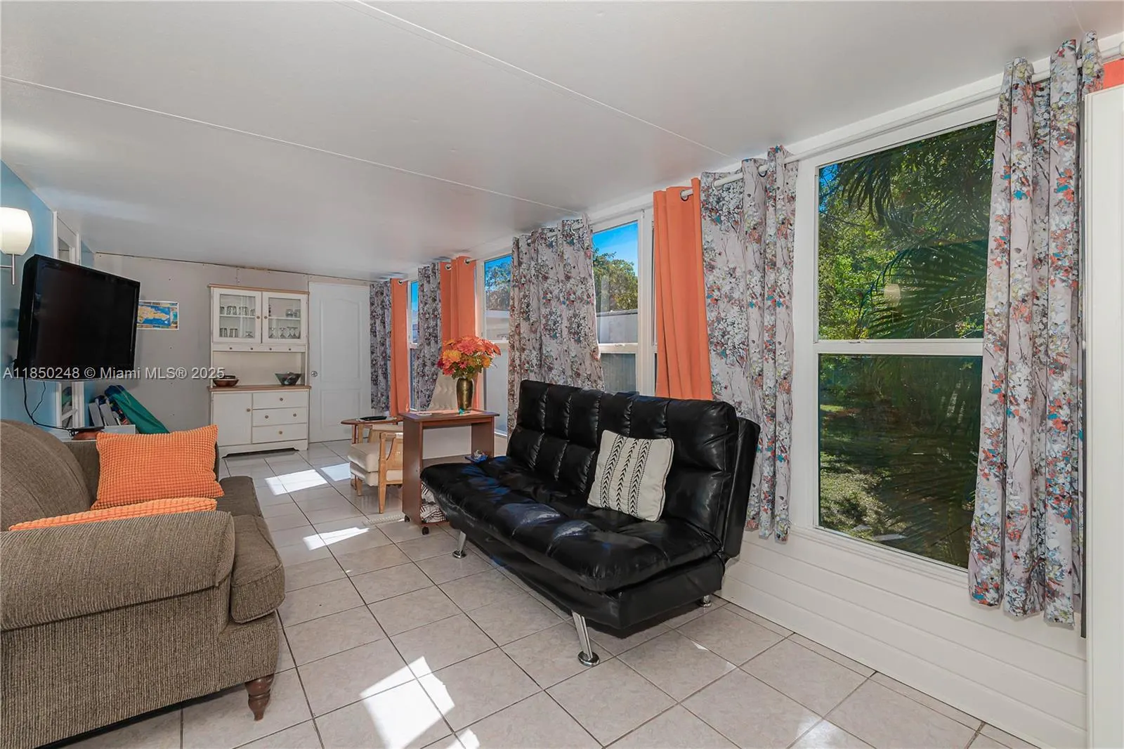8 Highborne Ln