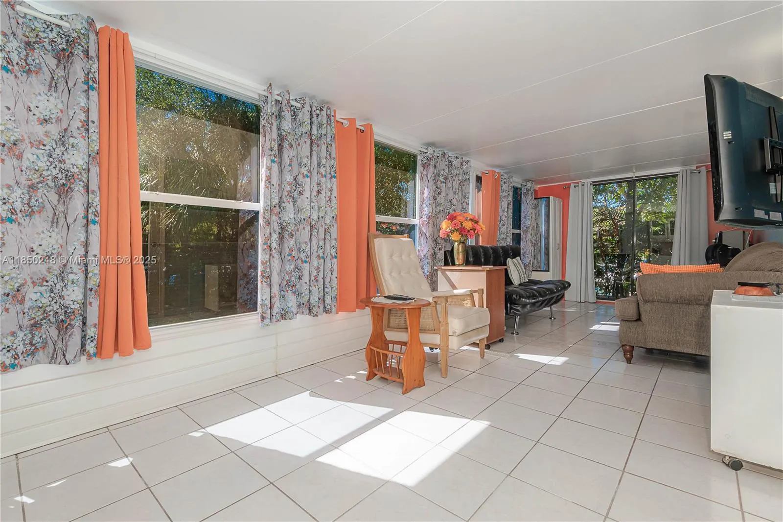8 Highborne Ln