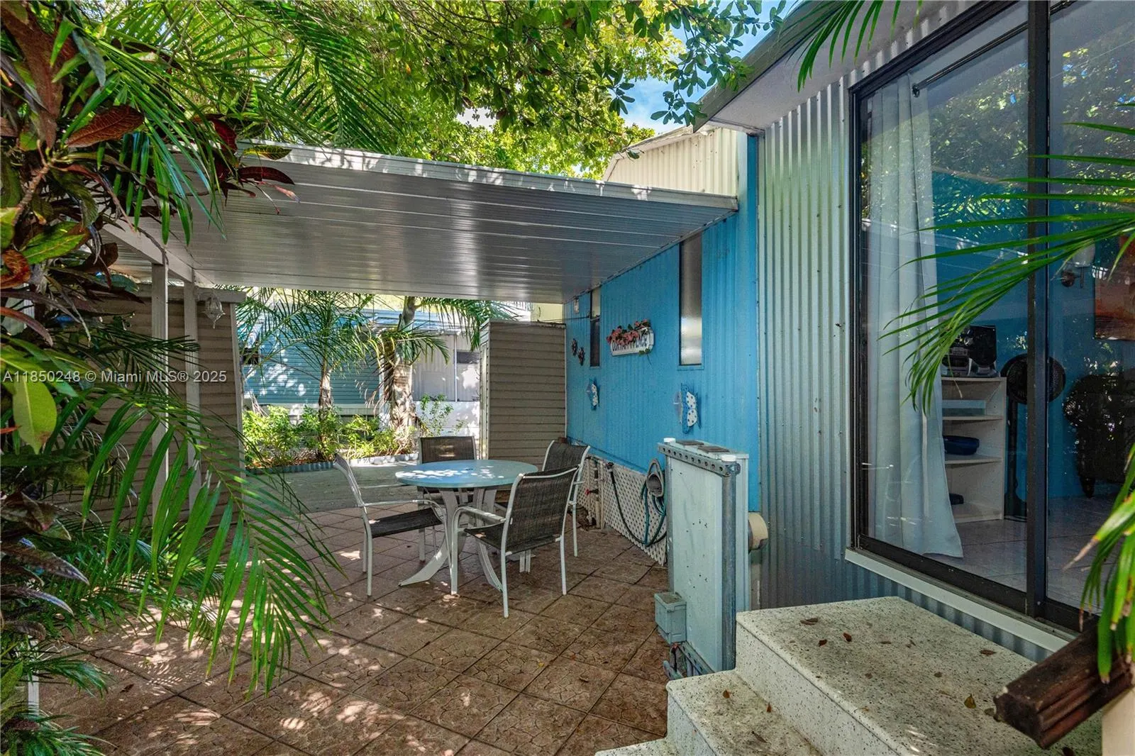8 Highborne Ln
