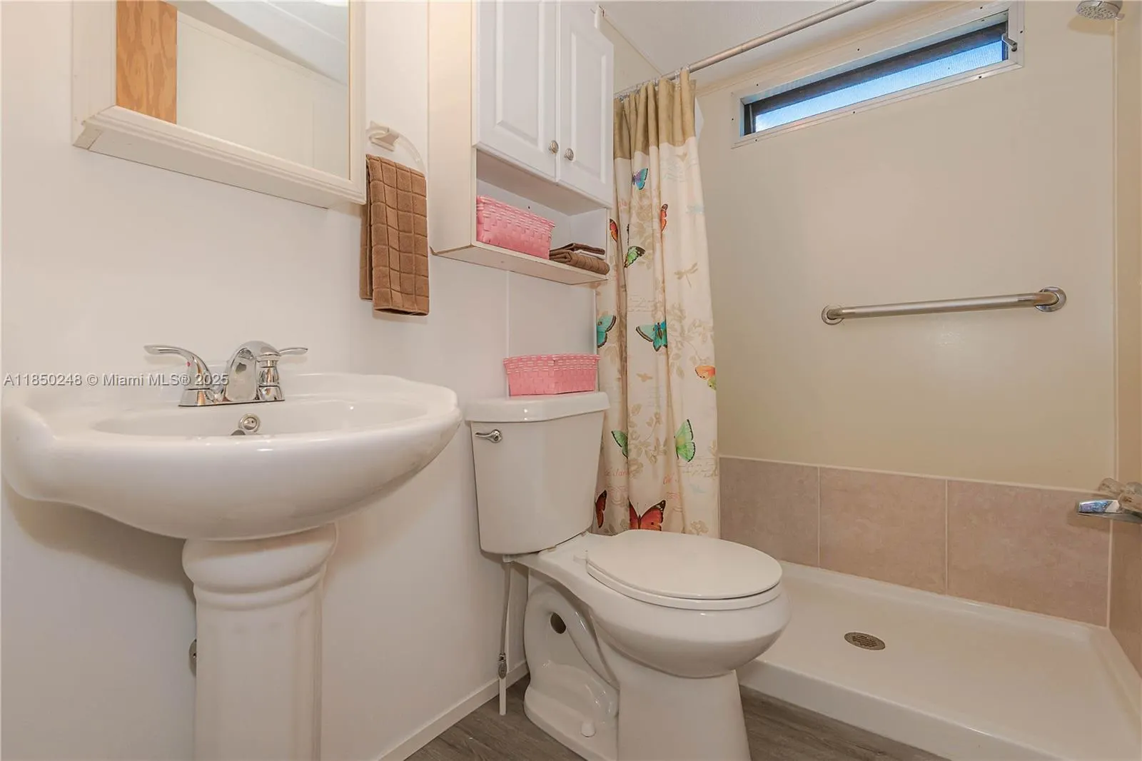 8 Highborne Ln