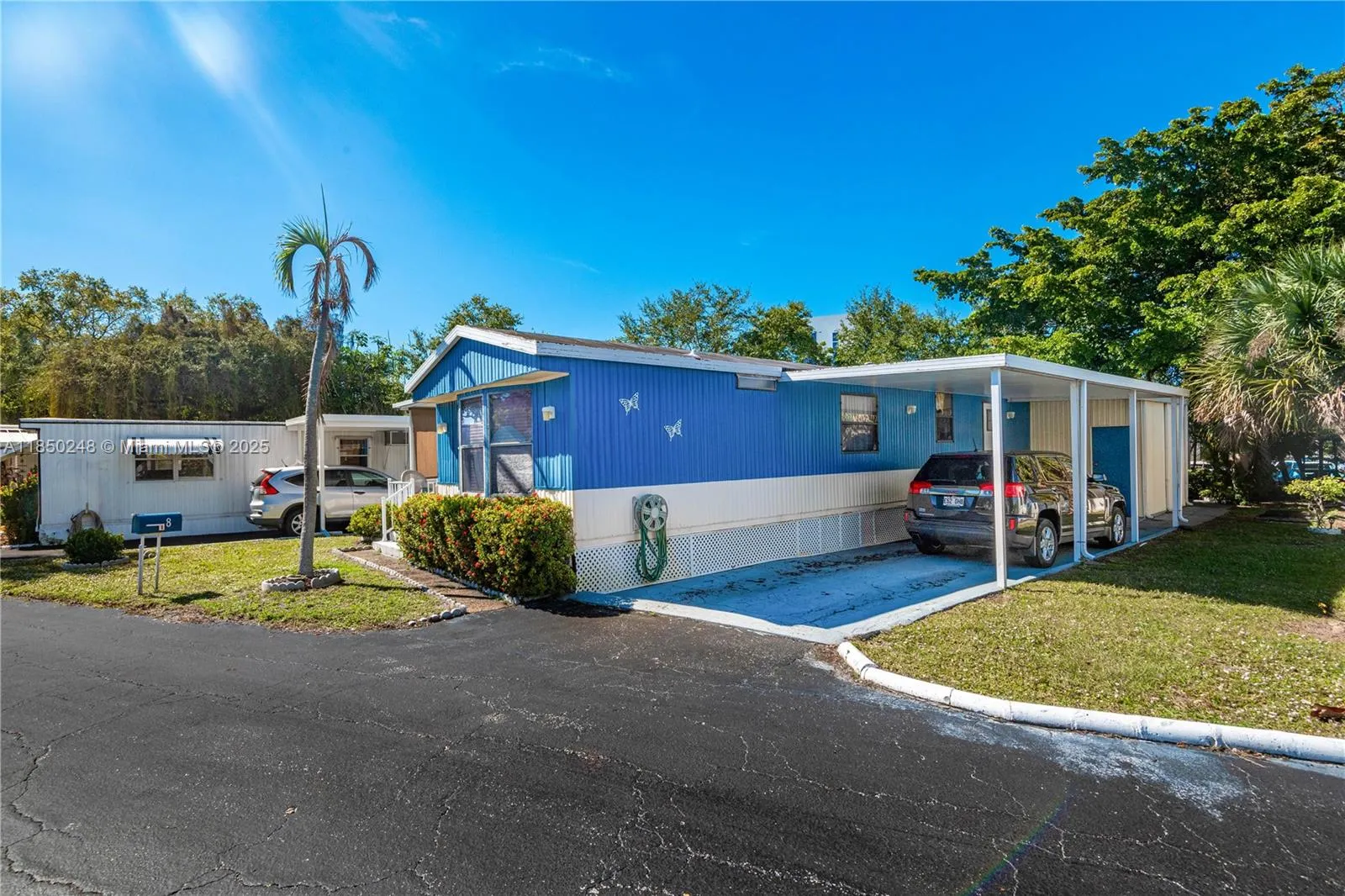 8 Highborne Ln