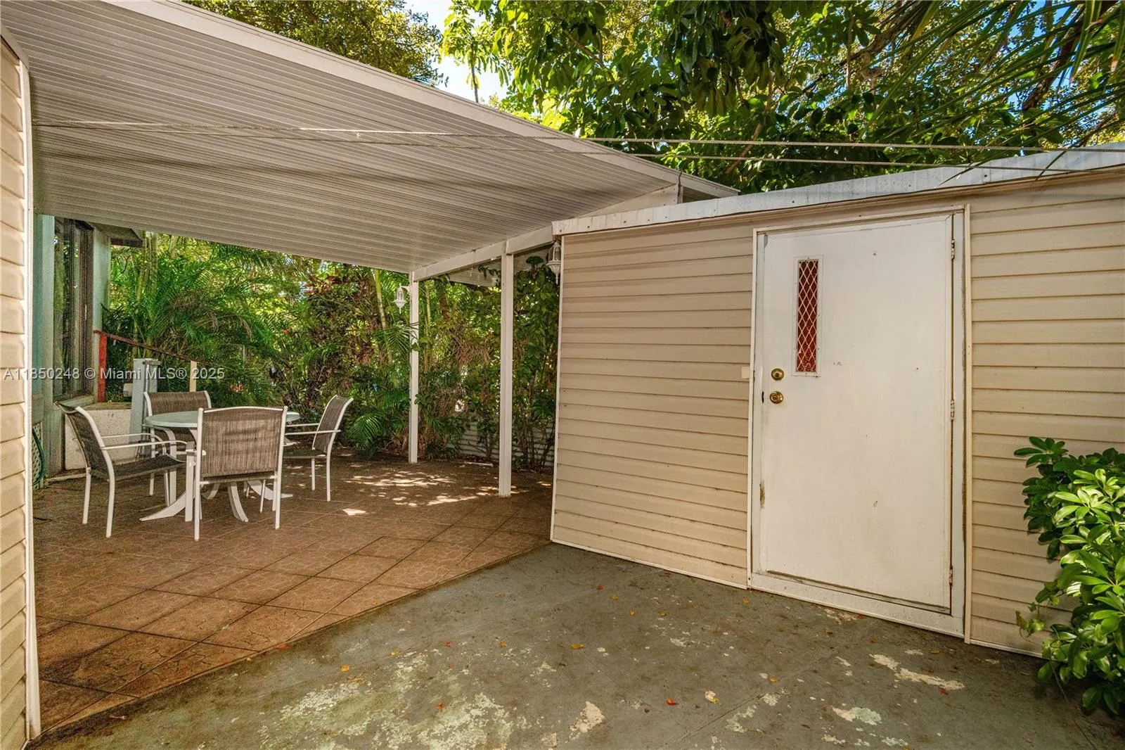 8 Highborne Ln