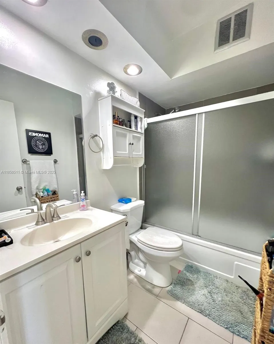 270 Layne Blvd, #208