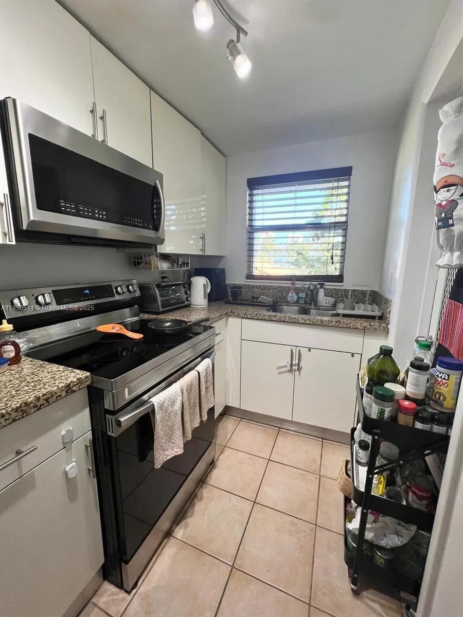 270 Layne Blvd, #208