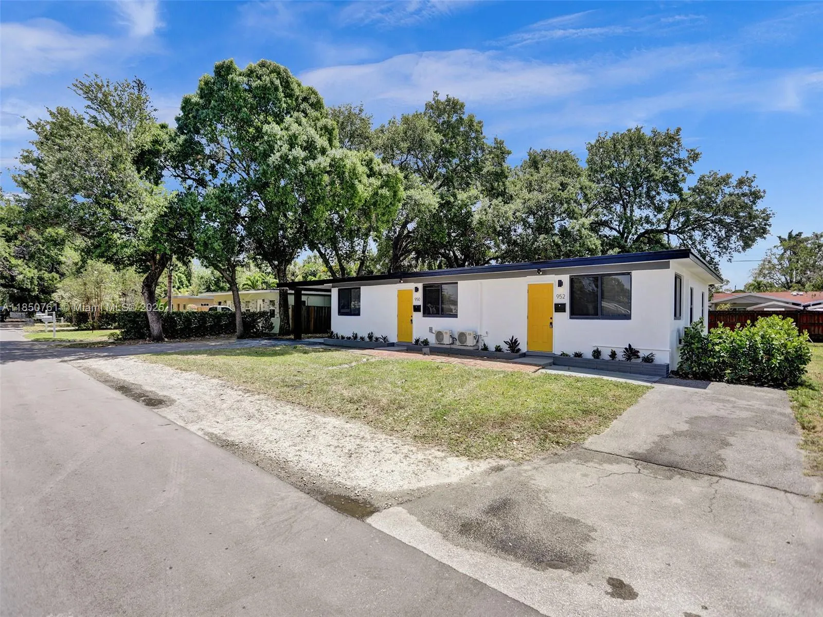 950 SW 29th St