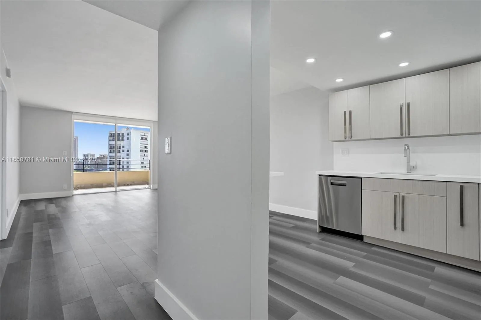 500 Three Islands Blvd, #1201