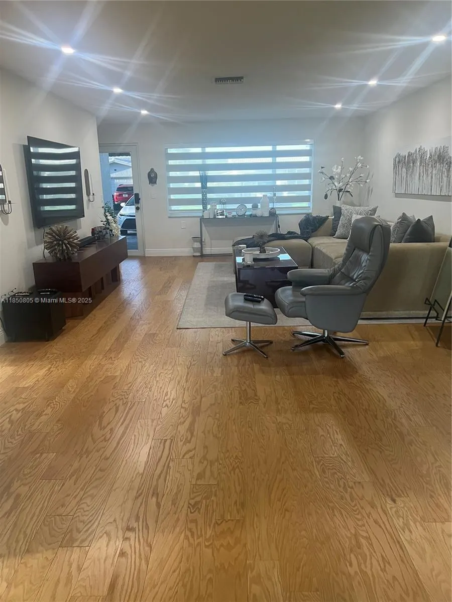 8221 NW 14th St