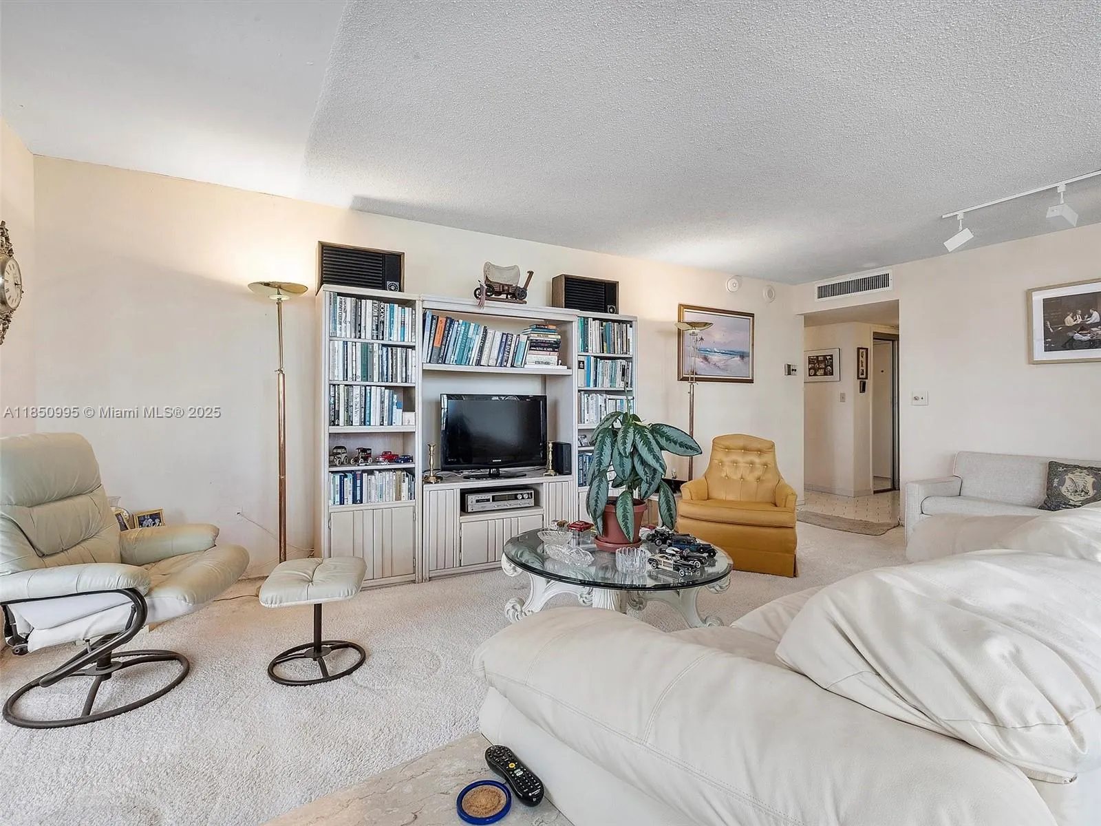 5555 Collins Ave, #4S
