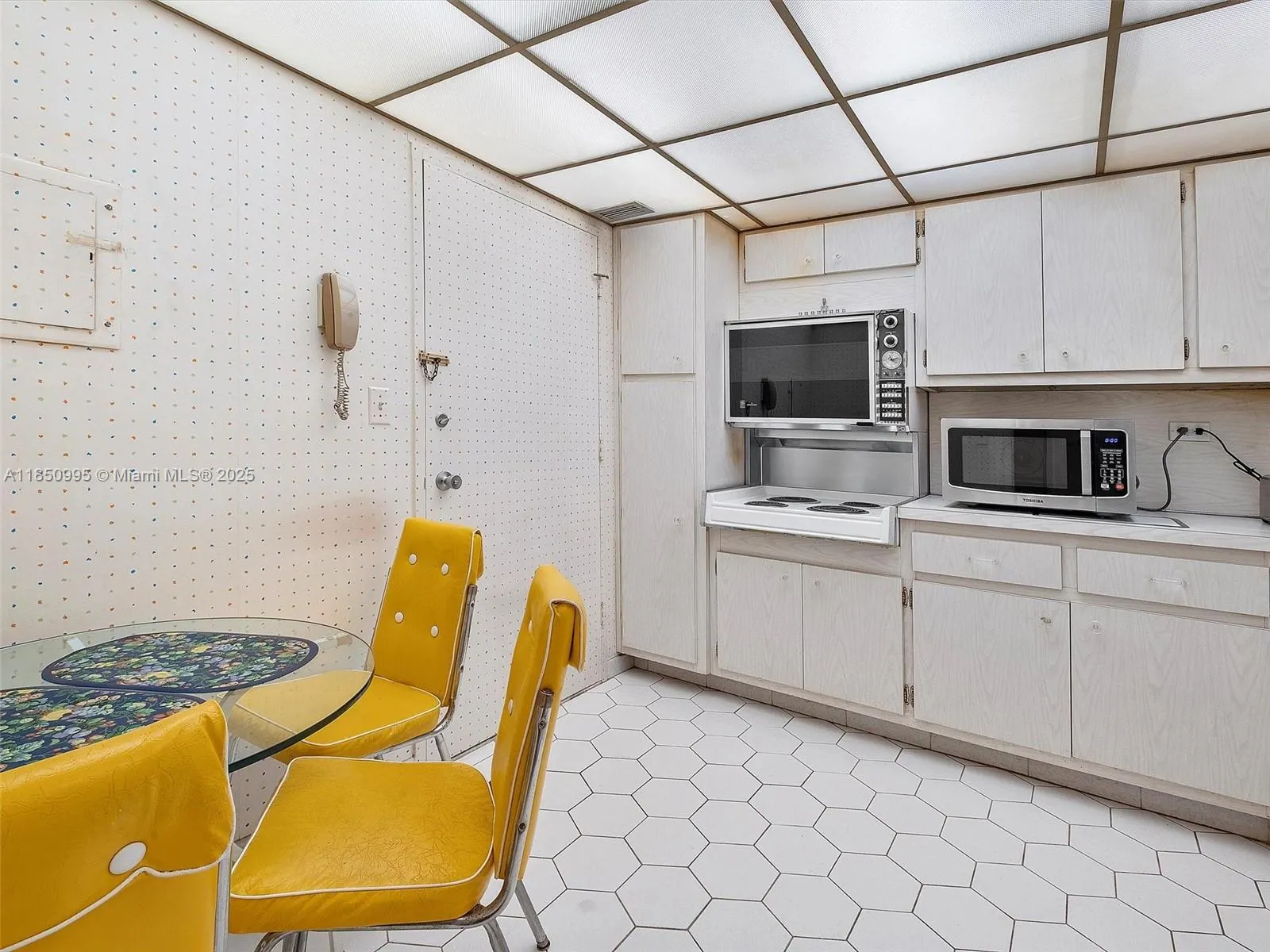 5555 Collins Ave, #4S