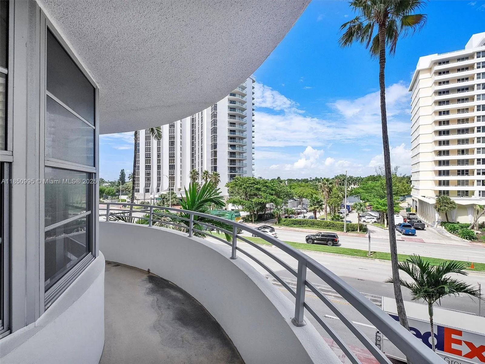 5555 Collins Ave, #4S