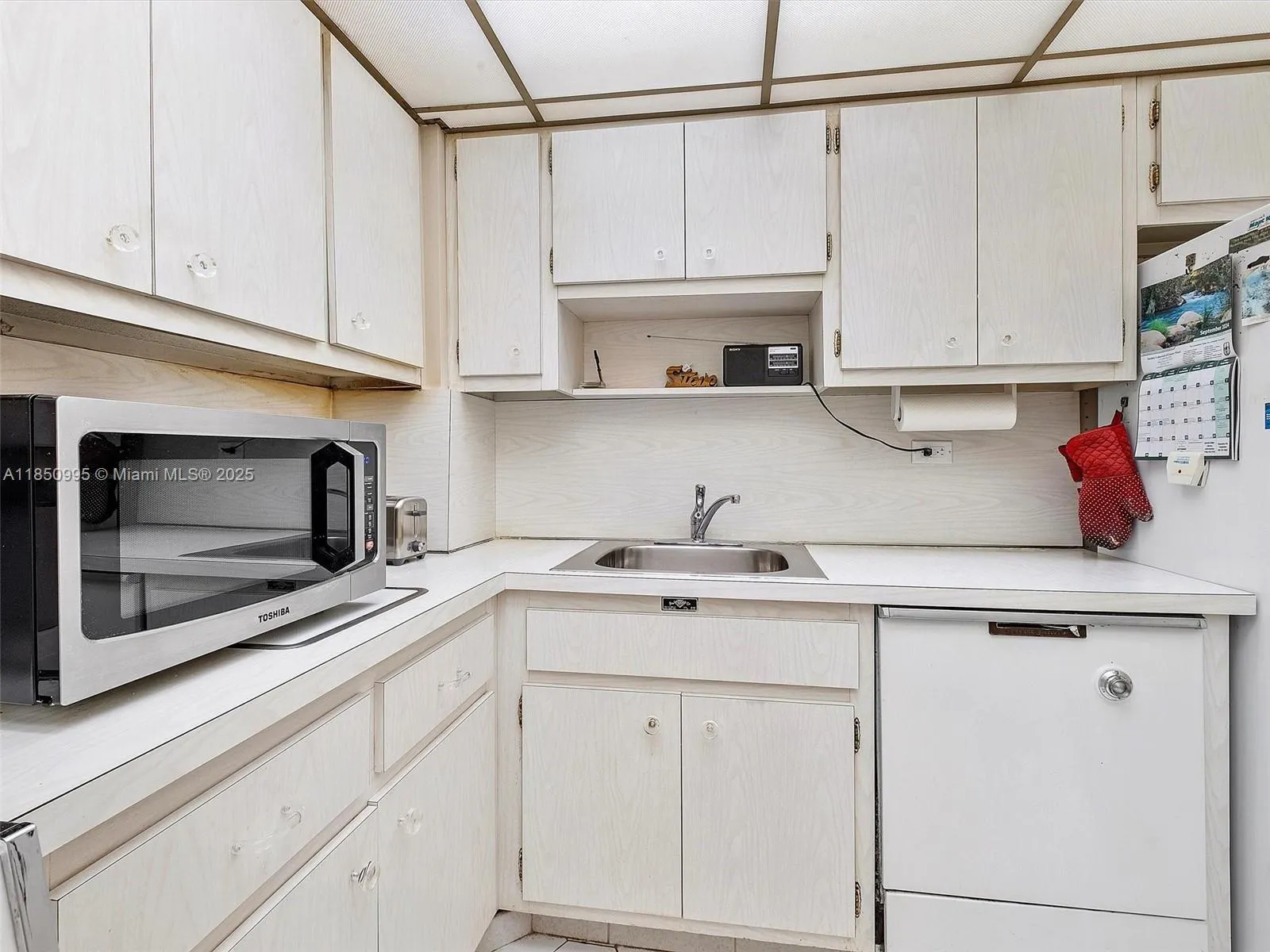 5555 Collins Ave, #4S