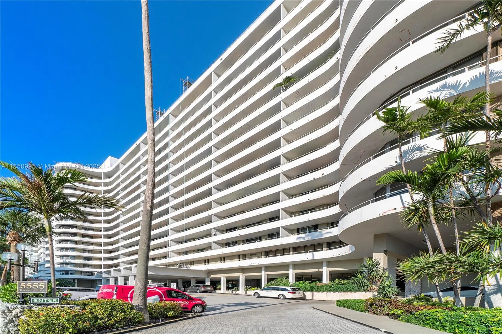 5555 Collins Ave, #4S