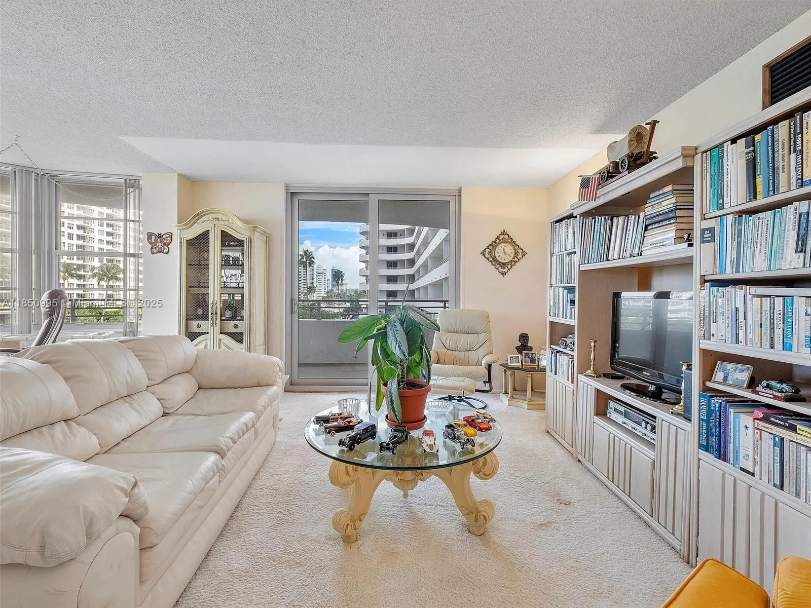 5555 Collins Ave, #4S