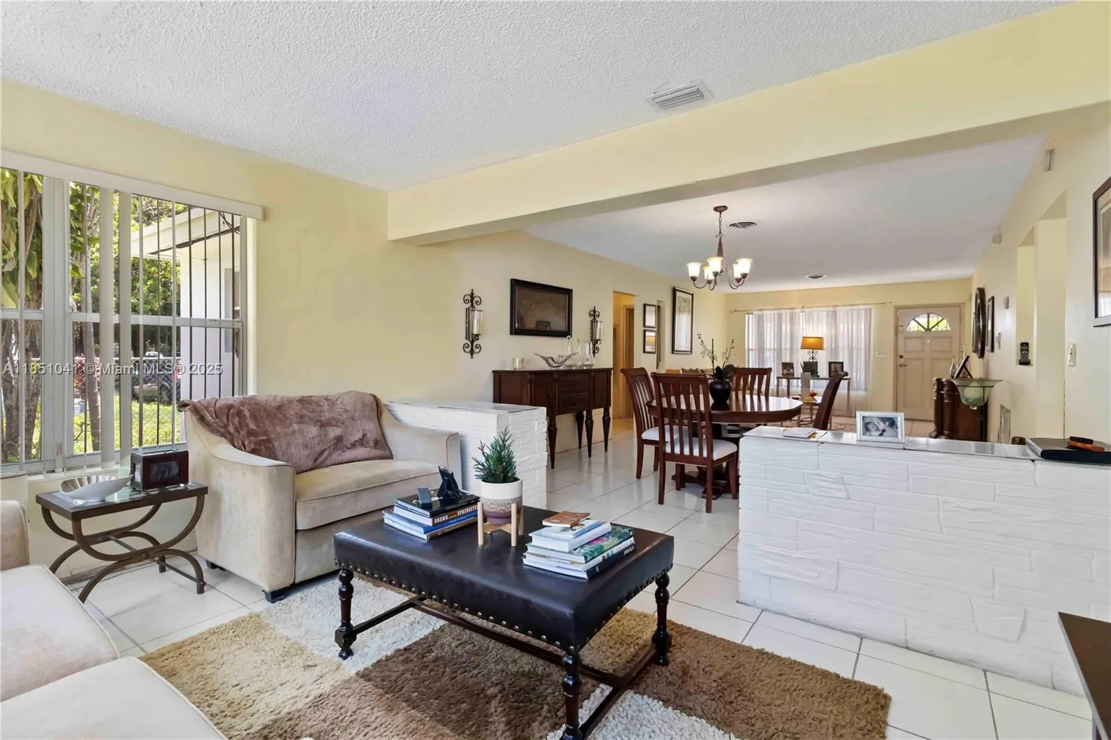 1545 NE 158th St