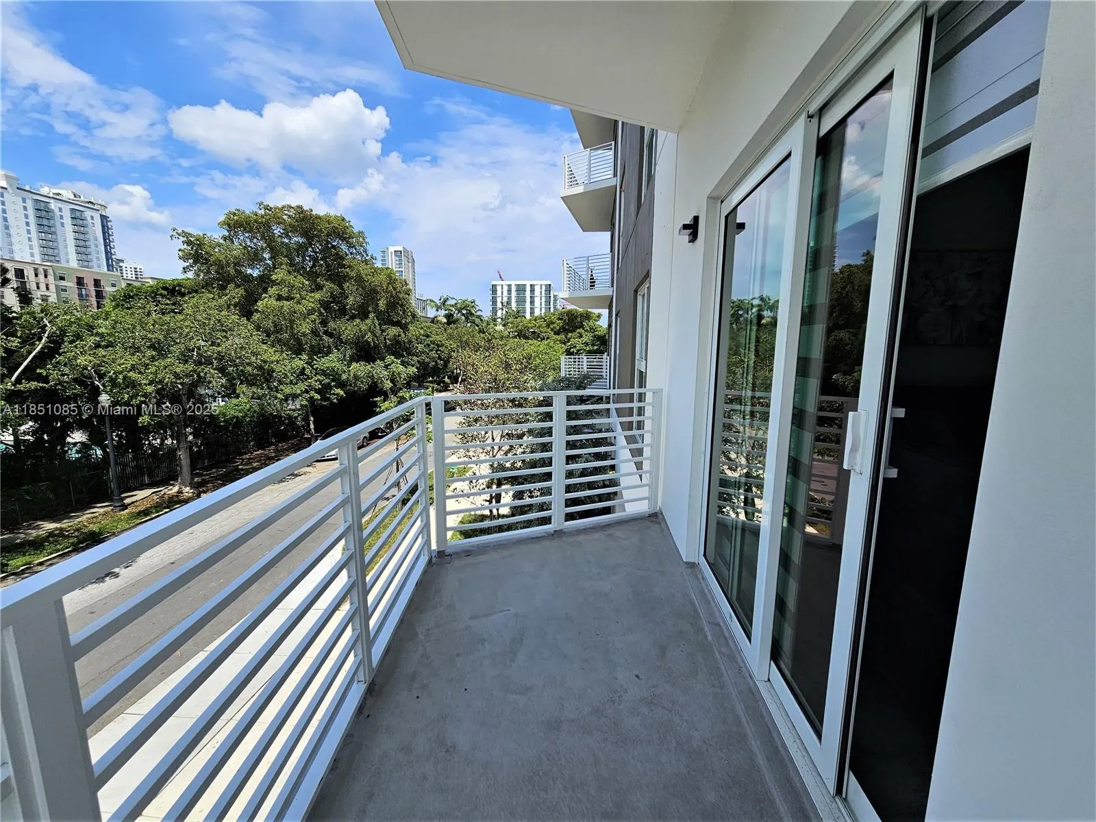 1938 Jackson St, #202